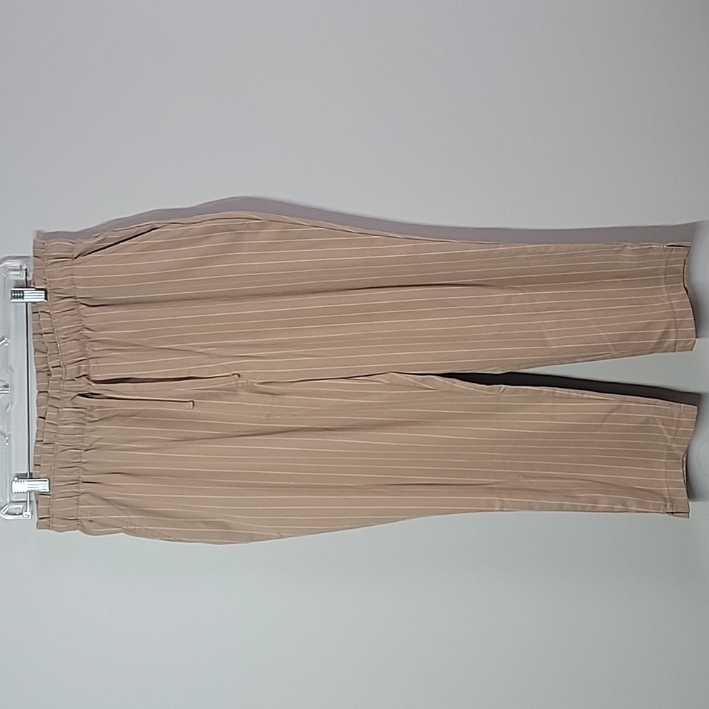 Abercrombie & Fitch pull on beige & white stripes
